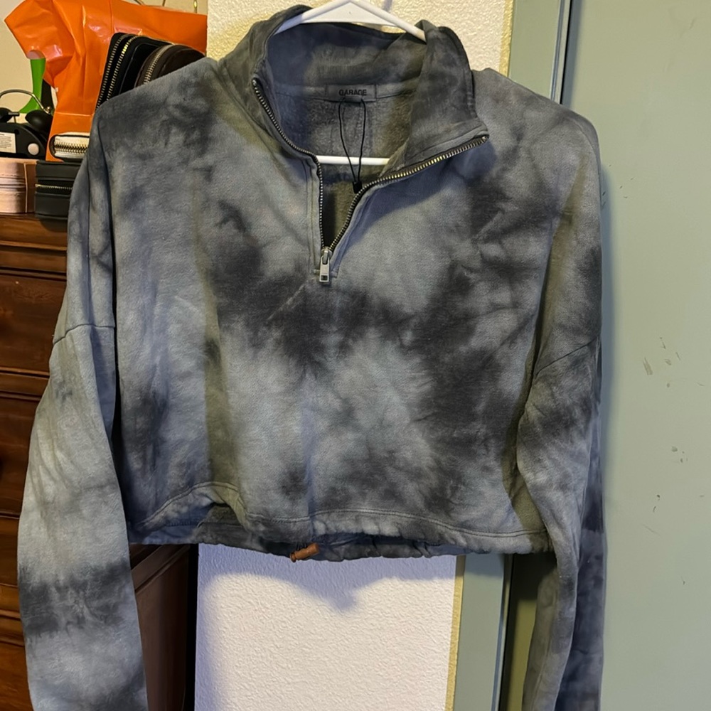 Crop sweater